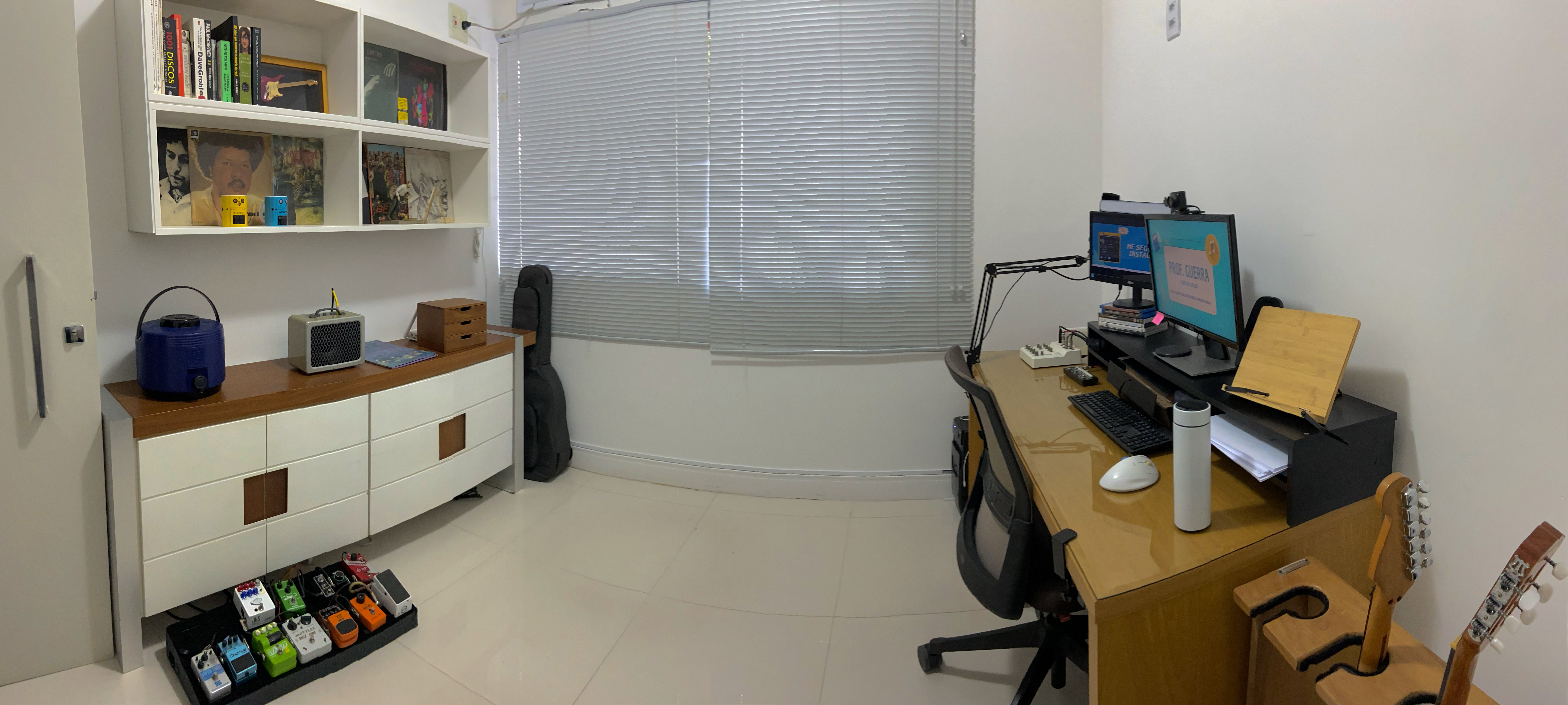 Área de estudo e instrumentos da sala do Espaço Prof. Artur Guerra